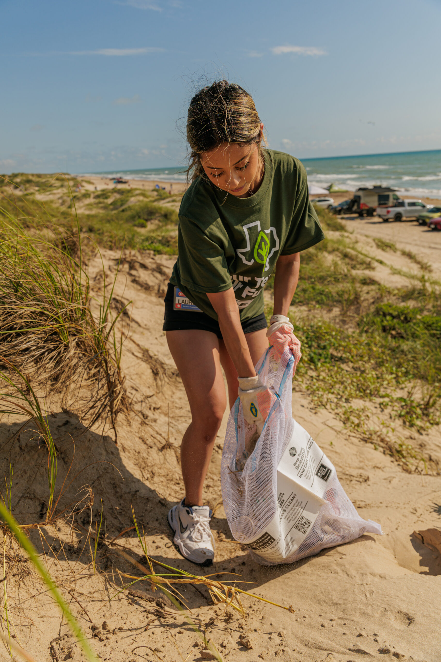 Gulf Guardians- Surfrider Foundation- & H-E-B Our Texas Our Future - SPI Beach Clean Up -89