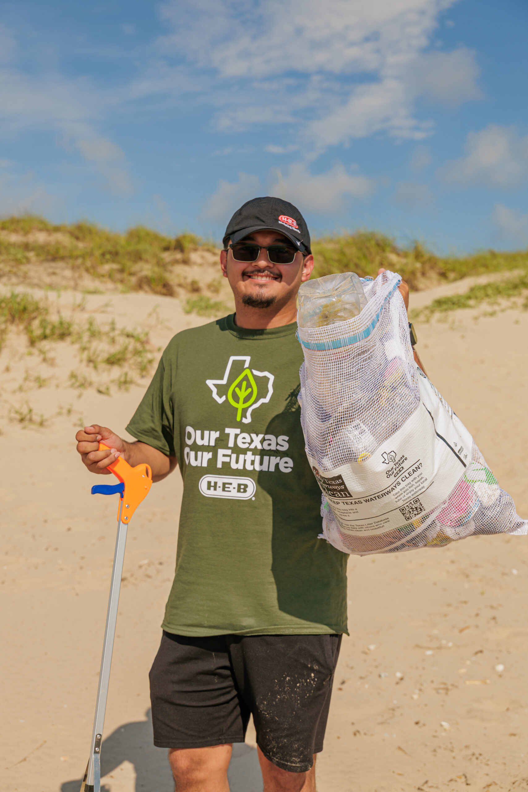 Gulf Guardians- Surfrider Foundation- & H-E-B Our Texas Our Future - SPI Beach Clean Up -92