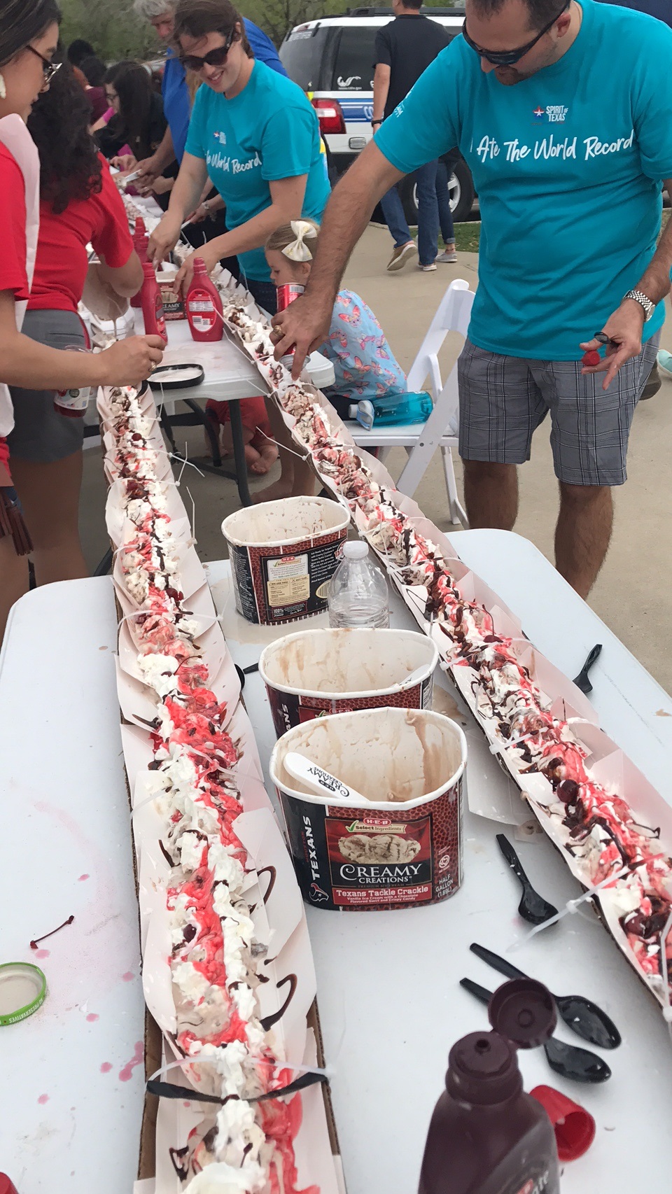 Guinness World Records on X: Tasty! #DYK the largest scoop of ice cream is  strawberry flavored? See the full story for #nationaldessertday    / X