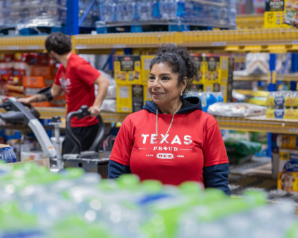 H-E-B Opens E-commerce Fulfillment Center In Leander - H-E-B Newsroom