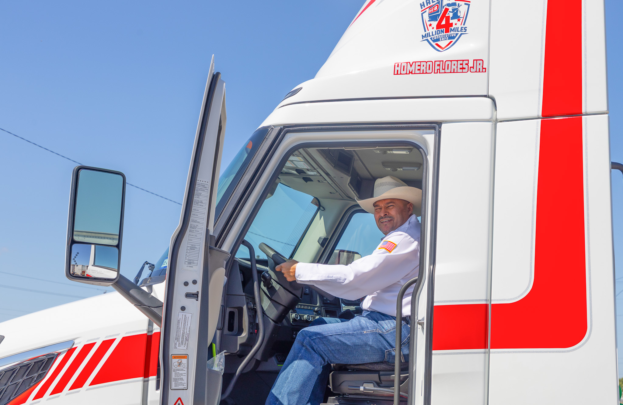 HEB_NEWSROOM_HOMER_FLORES_2975