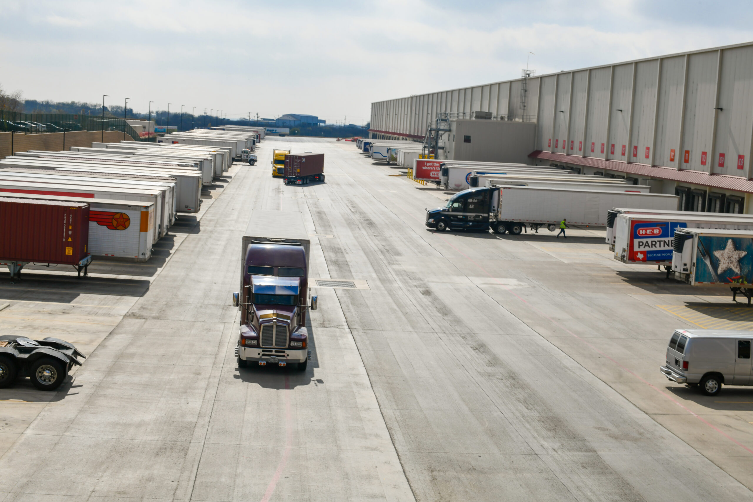 HEBNR_WAREHOUSE_TRANSPORTATION_6685